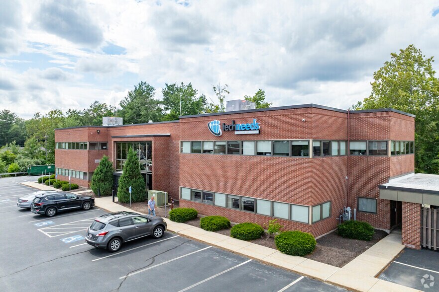 18 Pelham Rd, Salem, NH à louer - Photo de l’immeuble – Image 3 sur 6