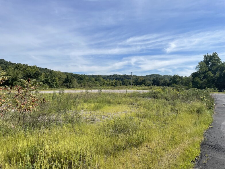 1630 Midland Beaver Rd, Industry, PA à vendre - Photo de l’immeuble – Image 2 sur 2