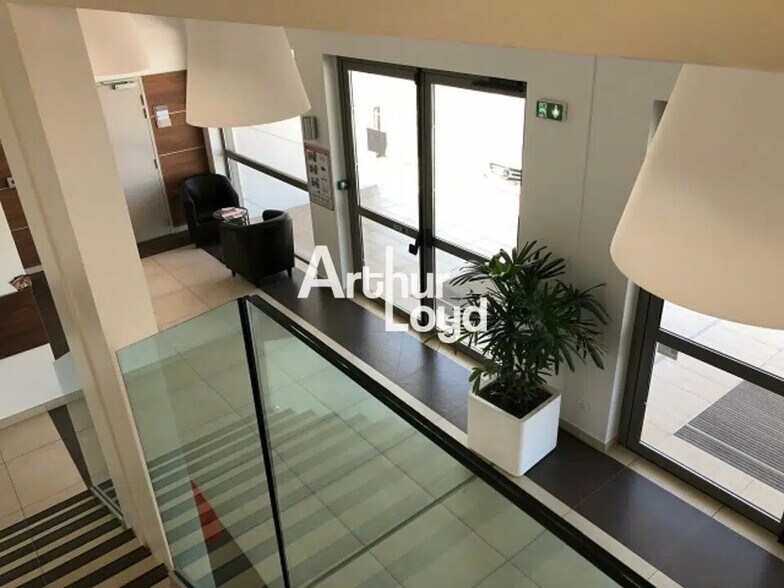 Bureau dans Valbonne à louer - Photo de l’immeuble – Image 3 sur 4