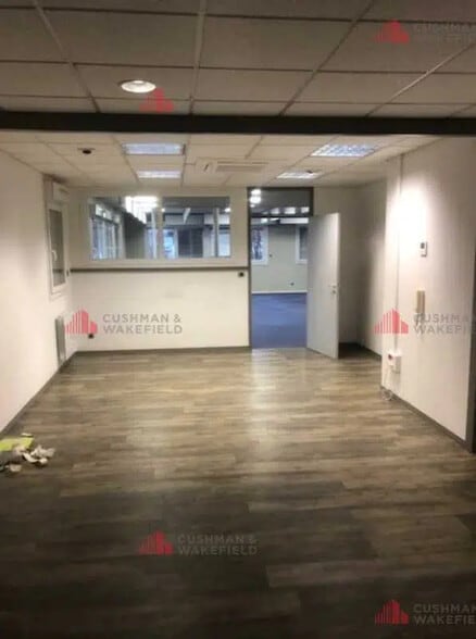 Bureau dans Besançon à louer - Photo de l’immeuble – Image 2 sur 6