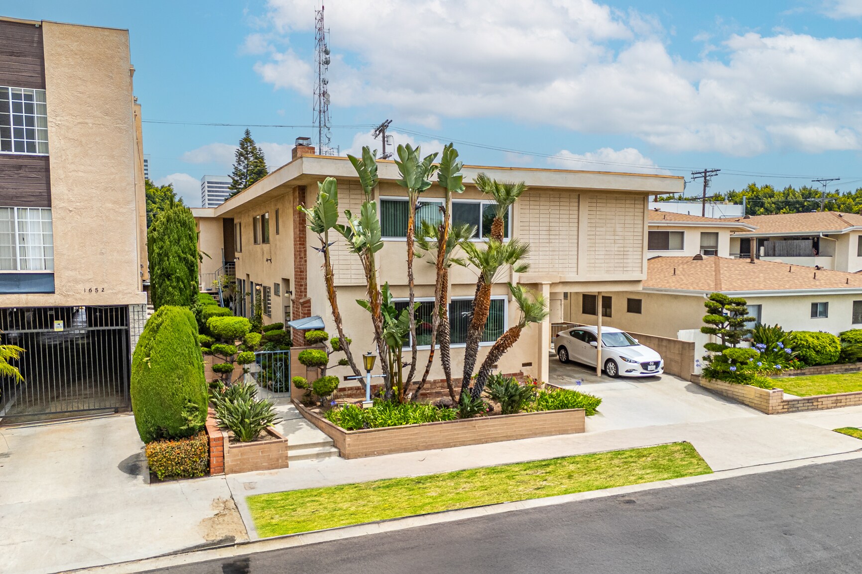 1658 Colby Ave, Los Angeles, CA à vendre Photo de l’immeuble– Image 1 sur 24