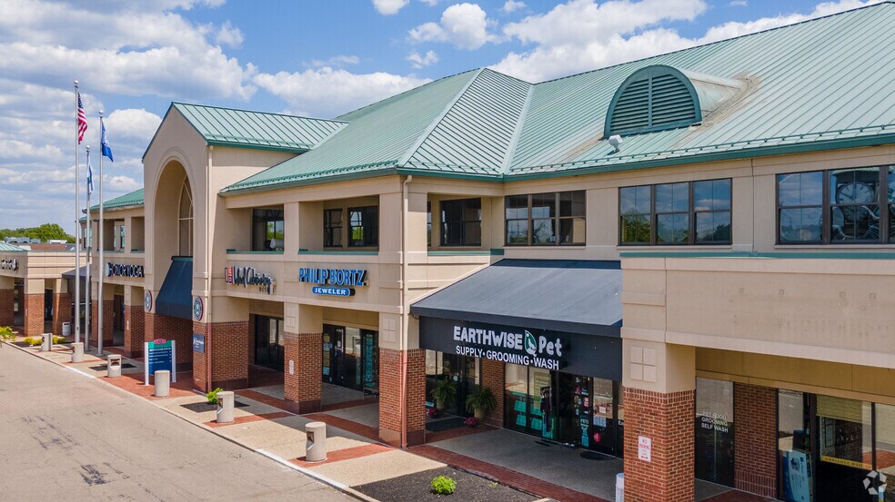 11296-11318 Montgomery Rd, Cincinnati, OH à louer - Photo principale – Image 1 sur 4