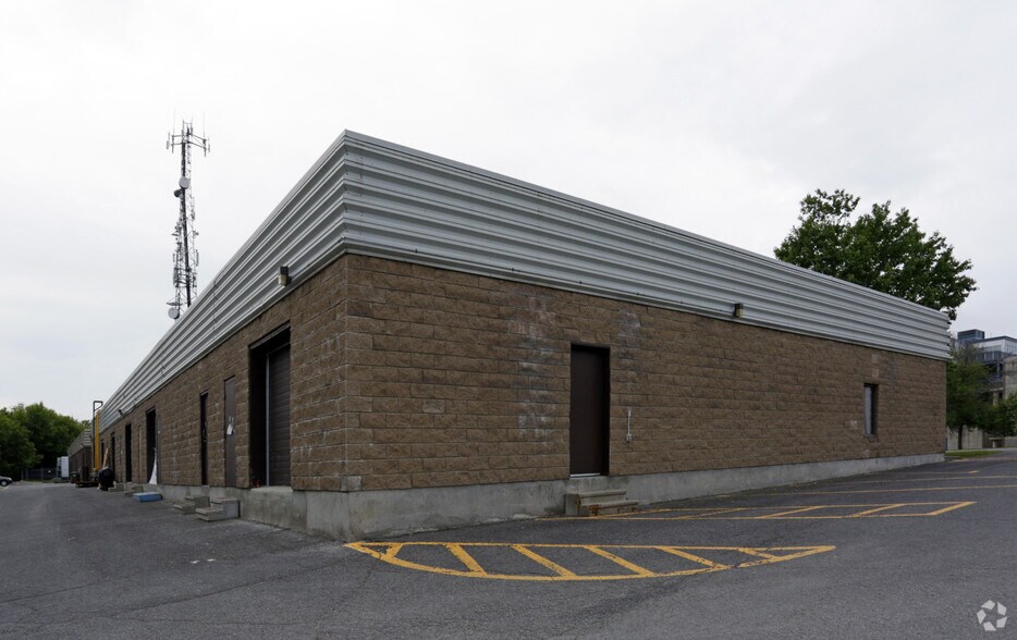 101-195 Menten Pl, Ottawa, ON à louer - Photo de l’immeuble – Image 2 sur 3