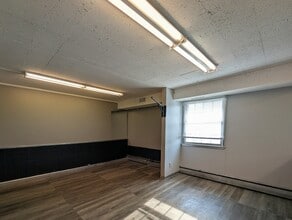 5202 Baltimore National Pike, Catonsville, MD à louer Photo intérieure– Image 2 sur 3