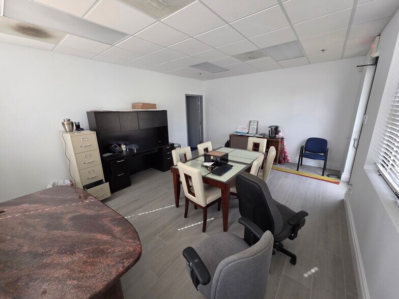 600 Capital St, Jupiter, FL à louer - Photo de l’immeuble – Image 3 sur 7