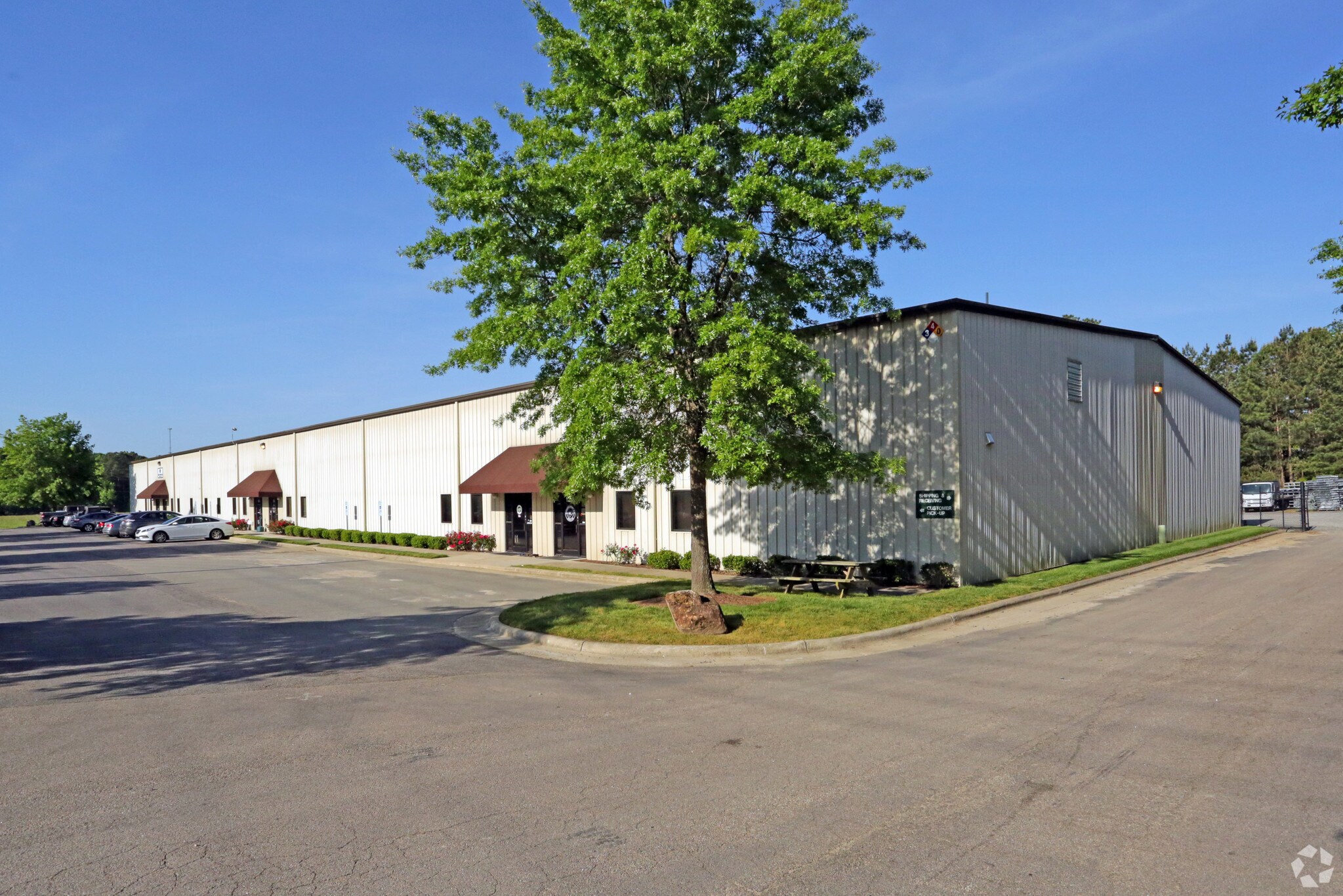 1220-1230 Perry Rd, Apex, NC à louer Photo principale– Image 1 sur 5