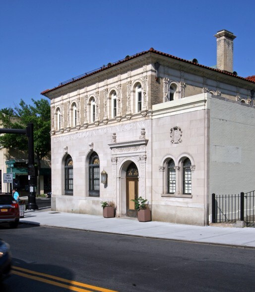 2 S Broadway, Tarrytown, NY à vendre - Photo de l’immeuble – Image 1 sur 50