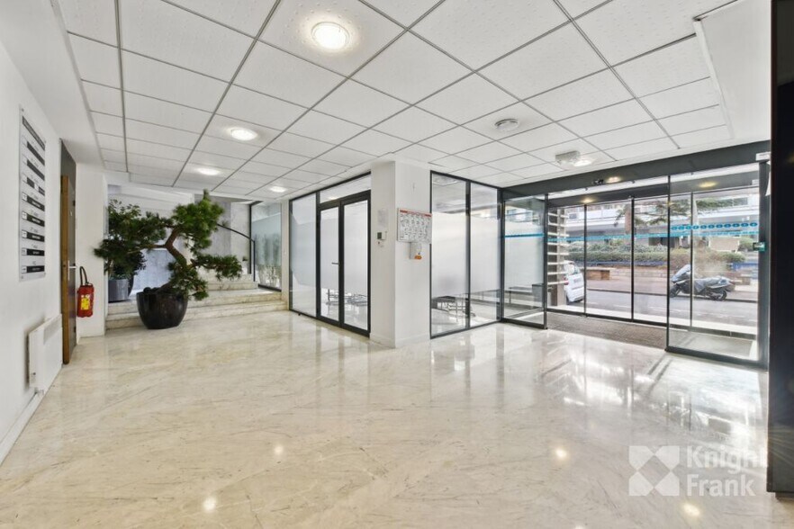 28-28 Rue Du Docteur Finlay, Paris à louer - Hall d’entrée – Image 2 sur 4