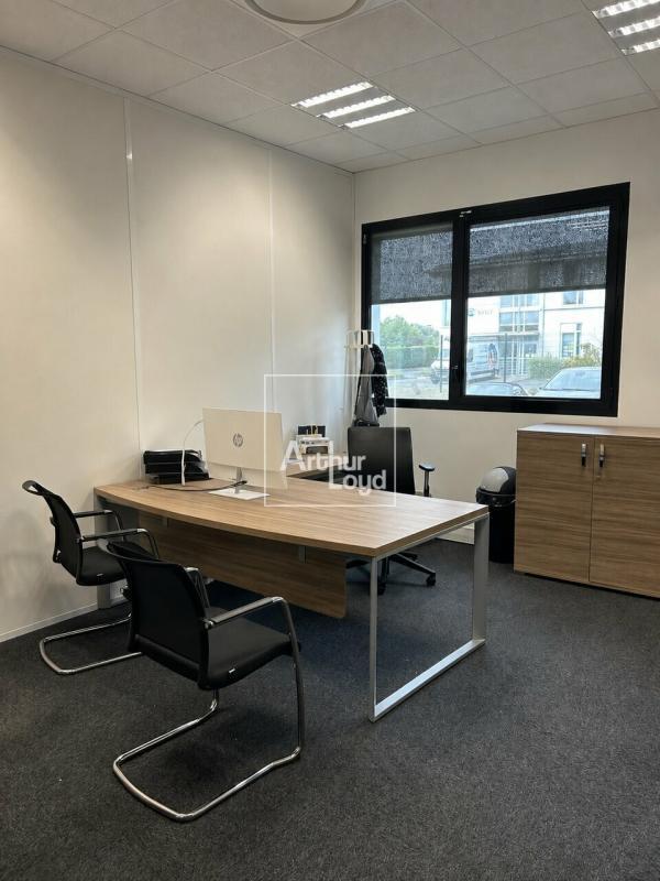 Bureau dans Lieusaint à louer Photo intérieure– Image 1 sur 5