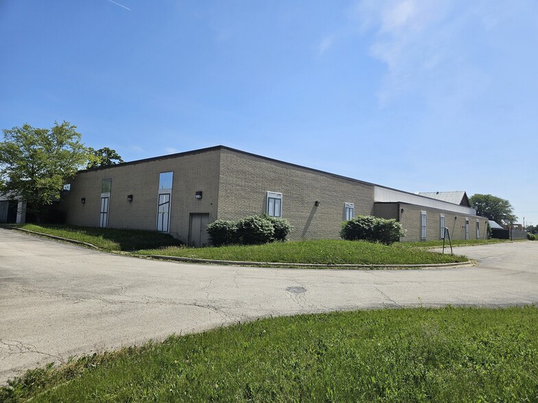 243 W Roosevelt Rd, West Chicago, IL à vendre - Photo de l’immeuble – Image 2 sur 36