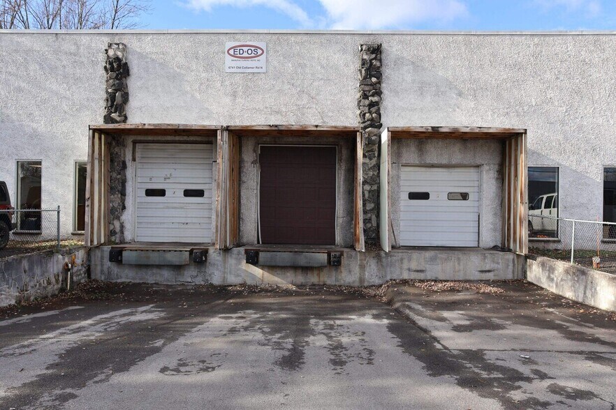 6741 Old Collamer Rd, East Syracuse, NY à vendre - Photo de l’immeuble – Image 3 sur 20