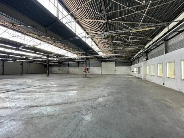 Local d'activités dans Blanzy à vendre - Photo de l’immeuble – Image 2 sur 8