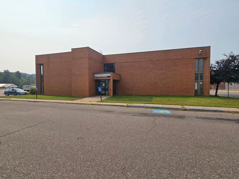 97 S 4th St, Ishpeming, MI à louer - Photo principale – Image 1 sur 89