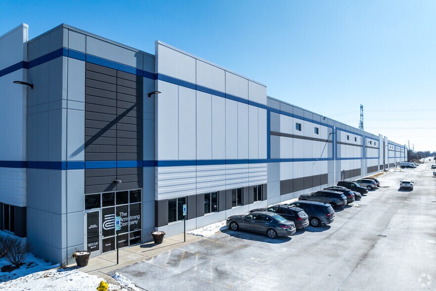 1307 N Lombard Rd, Lombard, IL à louer - Photo principale – Image 3 sur 6