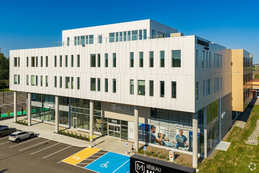1620 Jules-Verne Av, Québec, QC à louer - Photo de l’immeuble – Image 2 sur 7