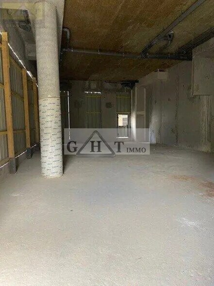 Local commercial dans Ivry-sur-Seine à louer - Photo de l’immeuble – Image 2 sur 3