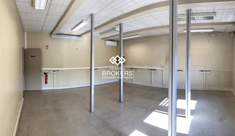Bureau dans Grenoble à louer - Photo de l’immeuble – Image 3 sur 17