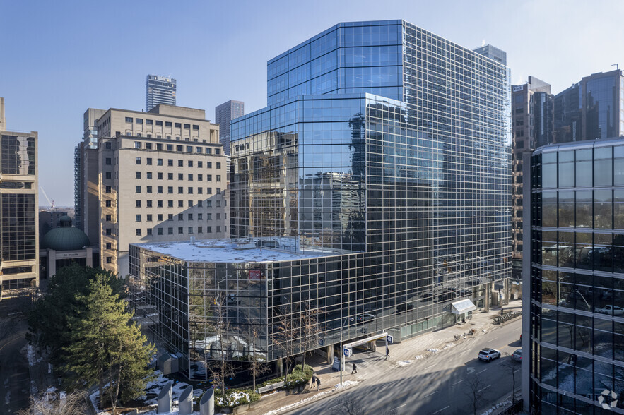 160 Bloor St E, Toronto, ON à louer - Photo de l’immeuble – Image 2 sur 3