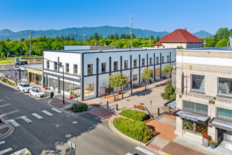 115 Main Ave, Tillamook, OR à louer - Photo de l’immeuble – Image 2 sur 36