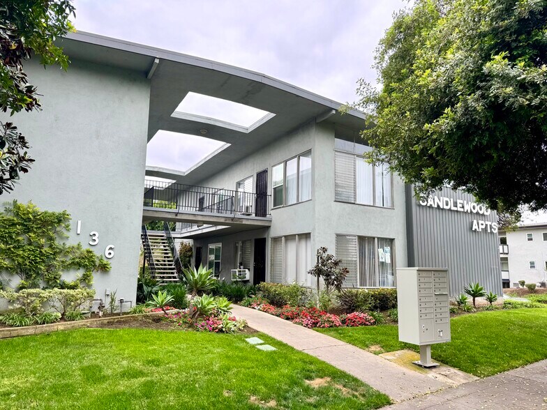 136 W Union Ave, Fullerton, CA à vendre - Photo de l’immeuble – Image 2 sur 14