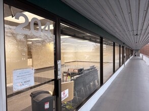 7080 River Rd, Richmond, BC à louer Photo intérieure– Image 1 sur 9