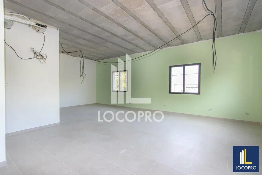 Bureau dans Rousset à louer - Photo de l’immeuble – Image 3 sur 7