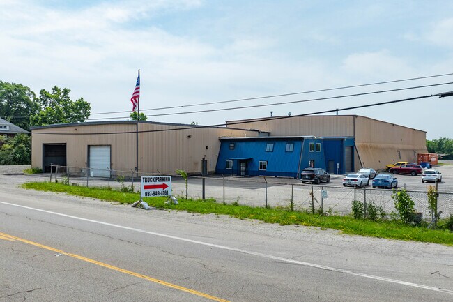 Plus de détails pour 7660 W 3rd St, Dayton, OH - Bureau, Industriel/Logistique à louer