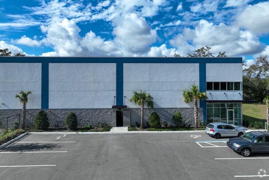 6810 Edgewater Dr, Lockhart, FL à louer - Photo de l’immeuble – Image 3 sur 7