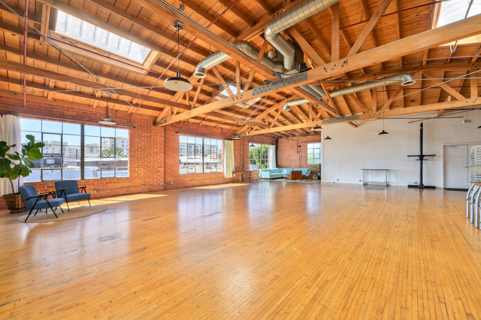 6535-6547 Santa Monica Blvd, Los Angeles, CA à louer Photo de l’immeuble– Image 1 sur 4