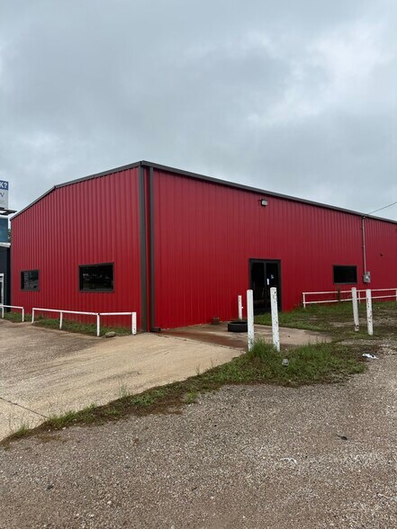 14359 State Highway 31 E, Brownsboro, TX à vendre - Photo de l’immeuble – Image 1 sur 12
