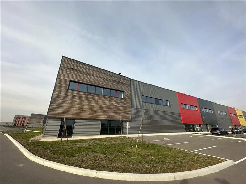 Industriel/Logistique dans Louvres à louer - Photo de l’immeuble – Image 3 sur 6