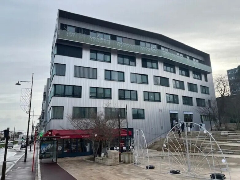 Bureau dans Châtenay-Malabry à louer - Photo de l’immeuble – Image 3 sur 13