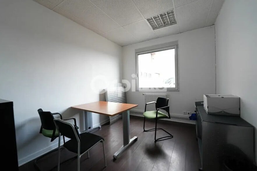 Bureau dans Rillieux-la-Pape à louer - Photo de l’immeuble – Image 3 sur 12