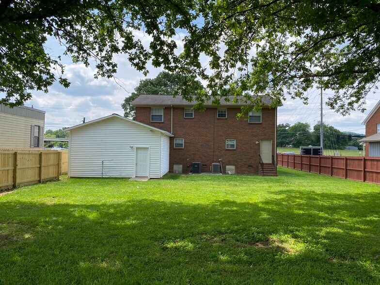 1775 Jeff Rd NW, Huntsville, AL à louer - Photo de l’immeuble – Image 3 sur 20