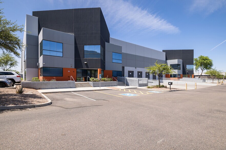 2135 W Obispo Ave, Gilbert, AZ à vendre - Photo principale – Image 1 sur 7