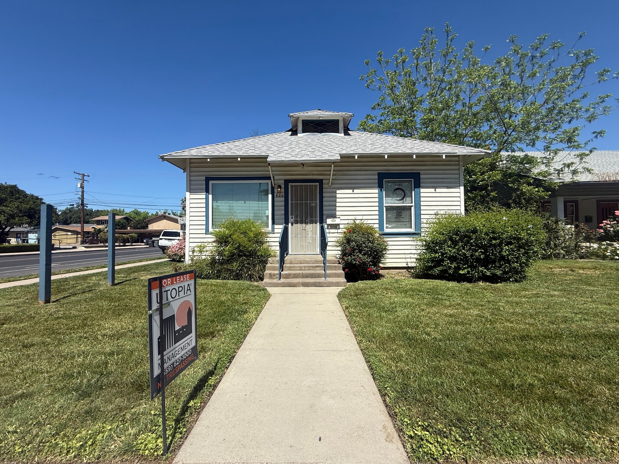 920 W Main St, Visalia, CA à louer Photo intérieure– Image 1 sur 12