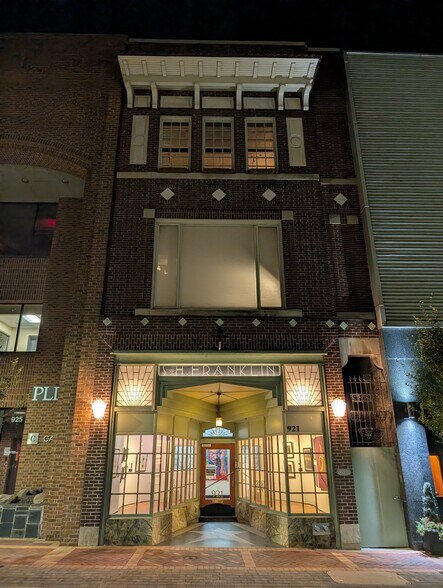 921 Main St, Lynchburg, VA à louer - Photo de l’immeuble – Image 2 sur 22