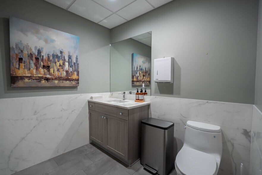 28715 Greenfield Rd, Southfield, MI à vendre - Photo de l’immeuble – Image 3 sur 12