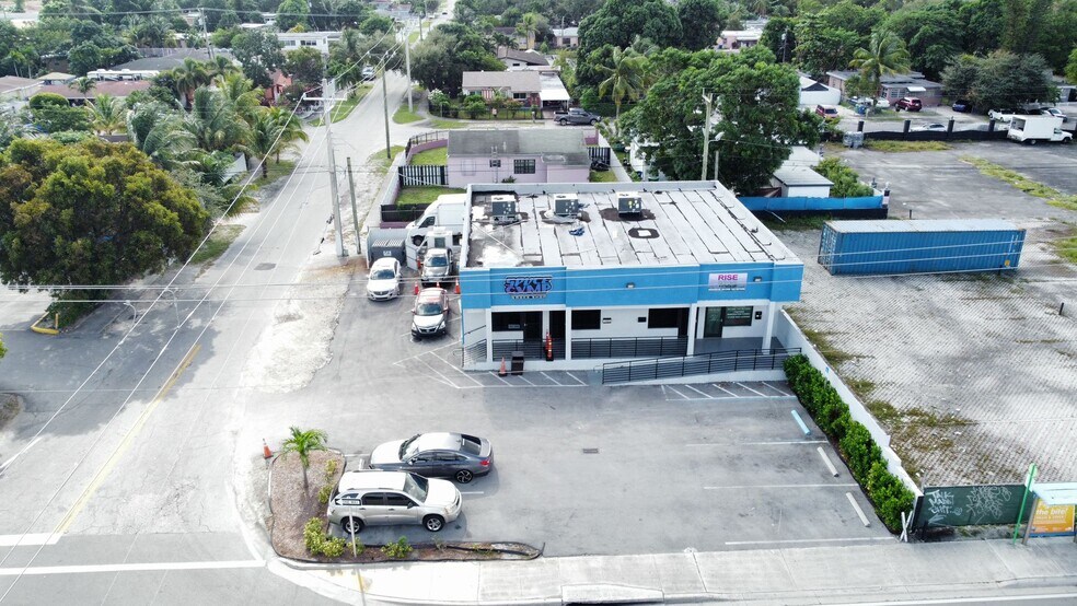 1400-1406 NW 119th St, Miami, FL à louer - Photo de l’immeuble – Image 3 sur 9