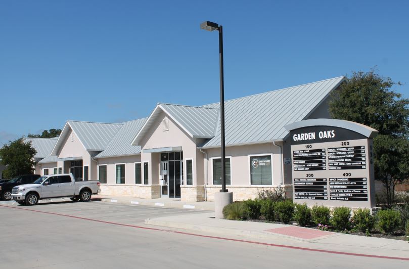 136 Old San Antonio Rd, Boerne, TX à louer Photo de l’immeuble– Image 1 sur 4