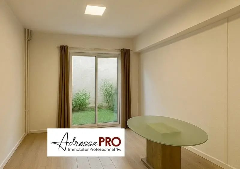 Local d’activités dans Bordeaux à louer - Photo de l’immeuble – Image 2 sur 2