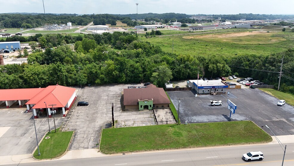 1710 Porter Wagoner Blvd, West Plains, MO à vendre - Photo de l’immeuble – Image 2 sur 7