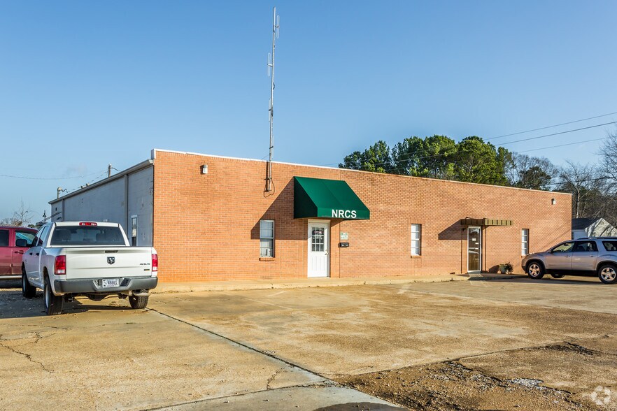 712 Coulter Dr, New Albany, MS à vendre - Photo de l’immeuble – Image 3 sur 55
