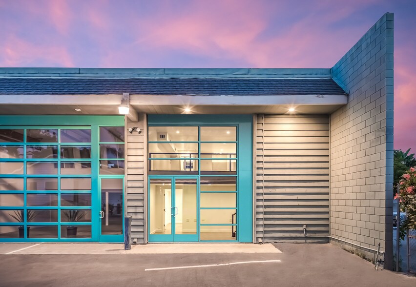607 N Vulcan Ave, Encinitas, CA à louer - Photo de l’immeuble – Image 2 sur 8
