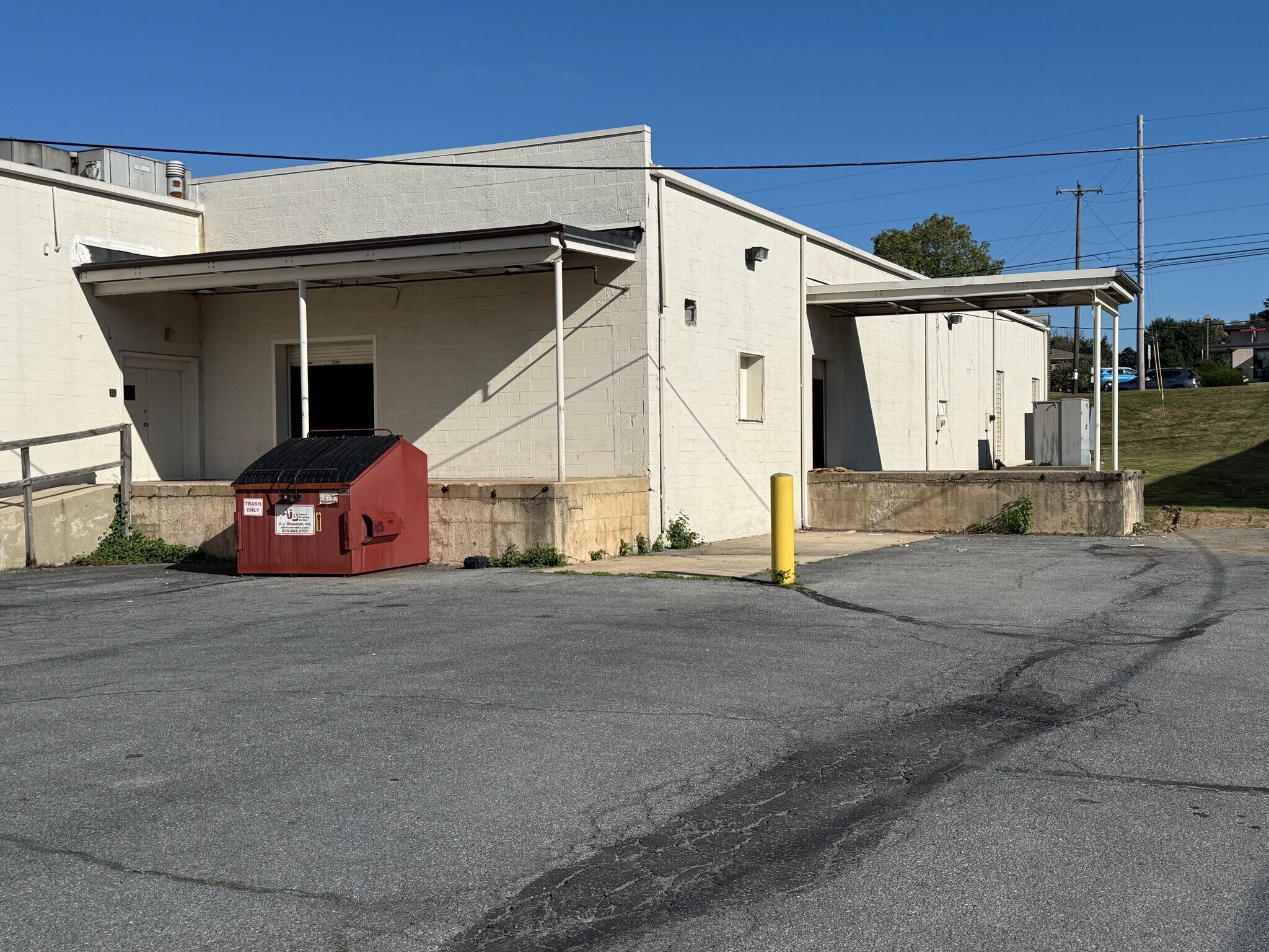 3024 Penn Ave, West Lawn, PA à louer Photo de l’immeuble– Image 1 sur 7