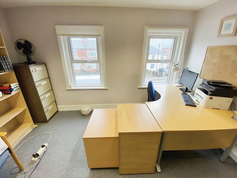 16-16A Norcot Rd, Reading à vendre - Photo intérieure – Image 3 sur 8