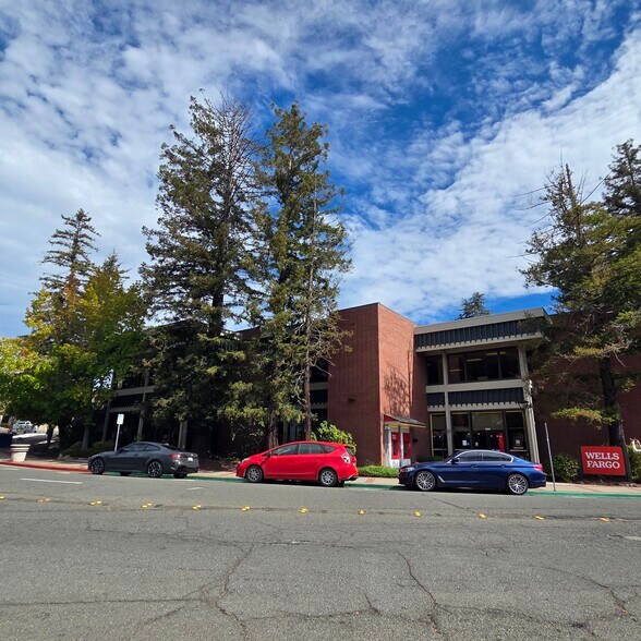 360-370 Highland Ave, Oakland, CA à louer - Photo de l’immeuble – Image 1 sur 12
