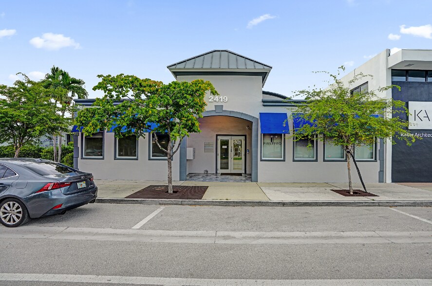 2419 Hollywood Blvd, Hollywood, FL à louer - Photo de l’immeuble – Image 1 sur 32