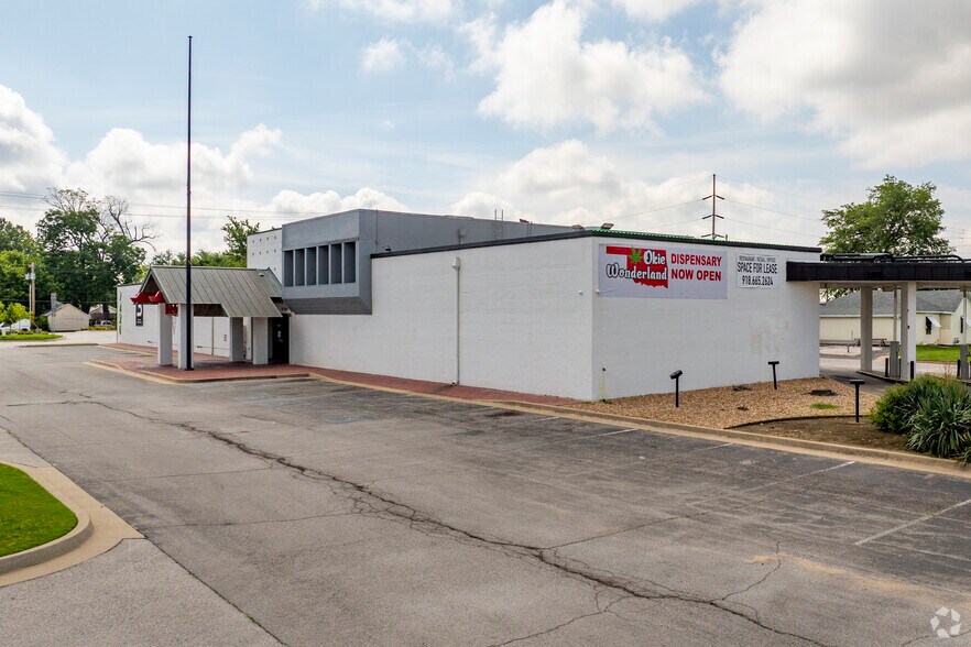 2420-2440 Southwest Blvd, Tulsa, OK à louer - Photo de l’immeuble – Image 3 sur 11
