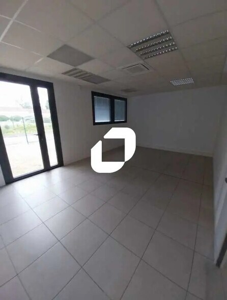 Bureau dans Bruges à louer - Photo de l’immeuble – Image 3 sur 32